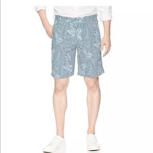 Izod Saltwater flat Front shorts NEW NEVER WORN
